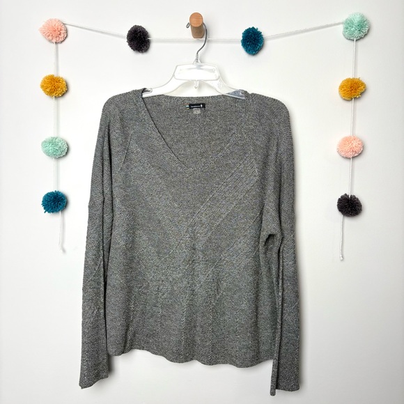 Smartwool Sweaters - Smartwool Shadow Pine Cable Wool V-Neck Sweater
